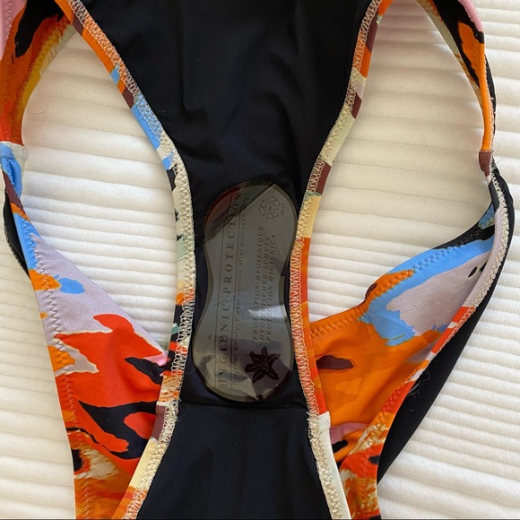 SOLID & STRIPED BIKINI - Picture 7 of 8